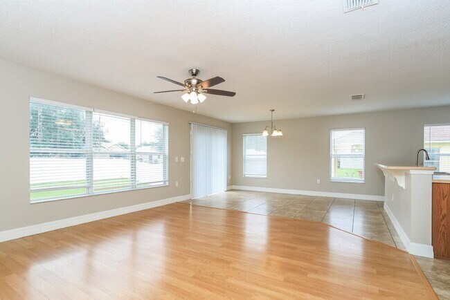 Foto del edificio - 4505 Barbados Loop