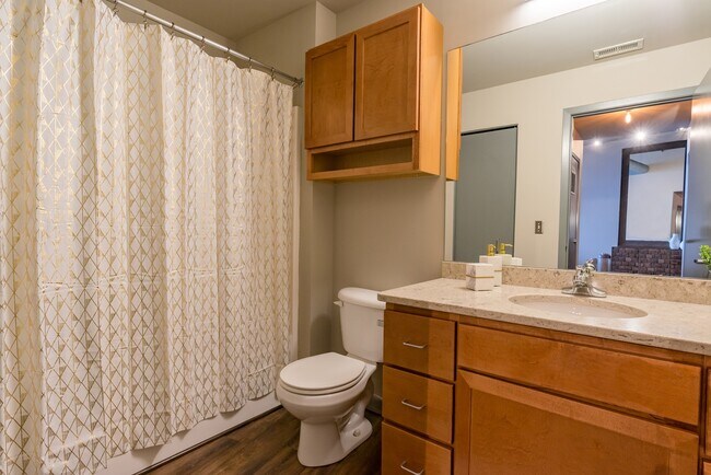 Building Photo - TipTop Apartments