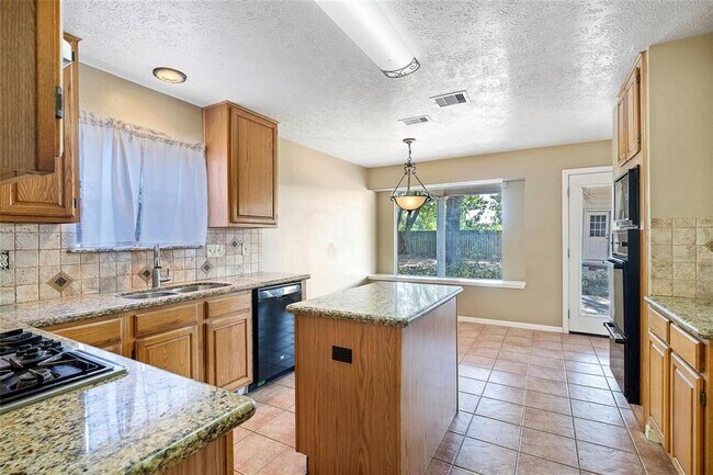 Building Photo - 11215 Travelers Way Cir