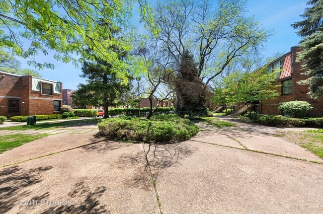 Building Photo - 1252 W Westgate Terrace