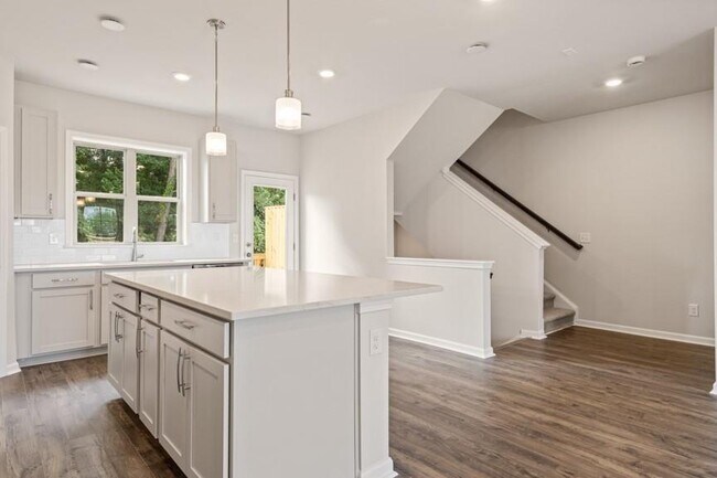 Foto del edificio - 1577 Halbrook Pl SW