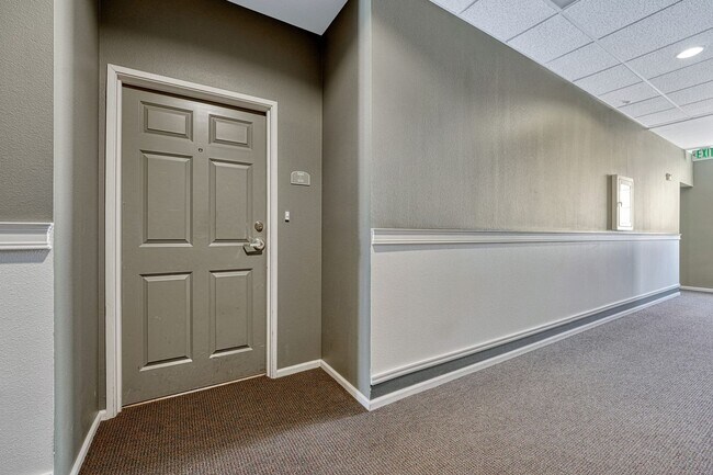 Foto del edificio - About This Property