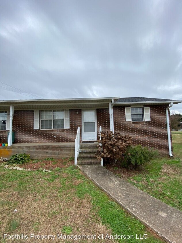 Foto principal - 2 br, 1 bath House - 103 Teakwood Dr