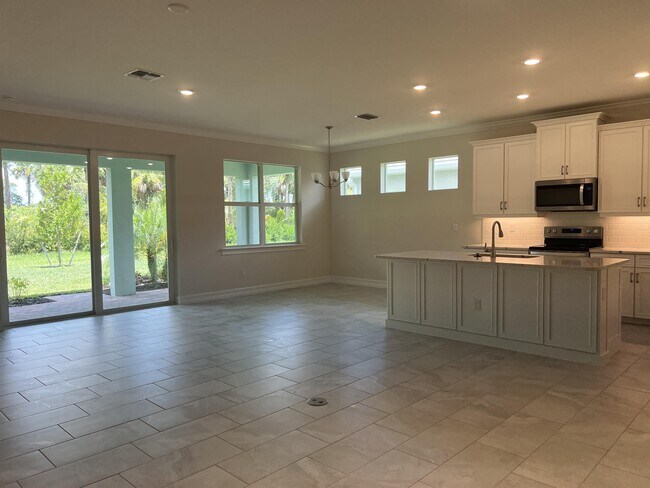 Building Photo - 331 Tamarindo Ln