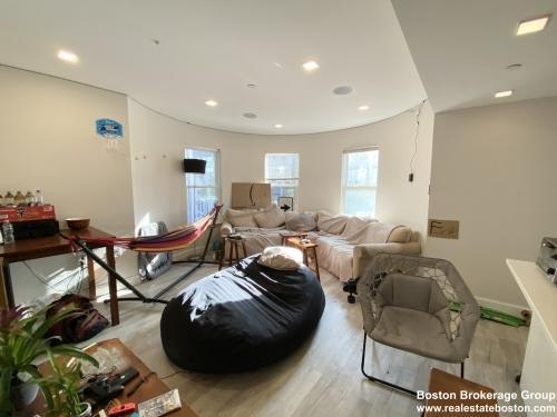 Foto del edificio - 5 bedroom in Boston MA