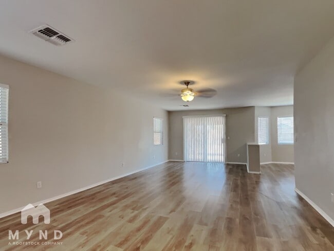Building Photo - 12622 W Myer Ln