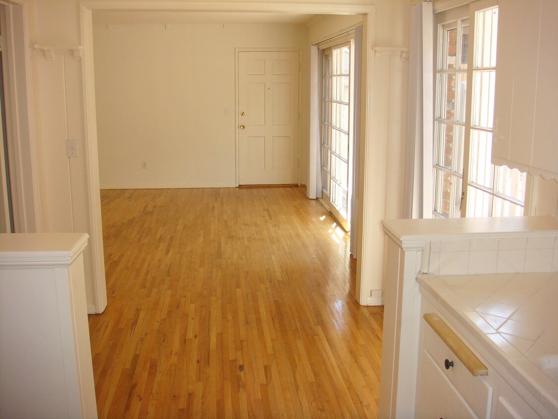Primary Photo - 12934 Valleyheart Dr