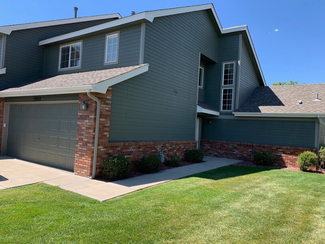 4542 Glen Isle Dr, Loveland, CO 80538 Townhouse for Rent in Loveland