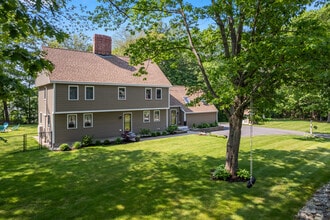 Building Photo - 106 Fieldstone Estates Rd