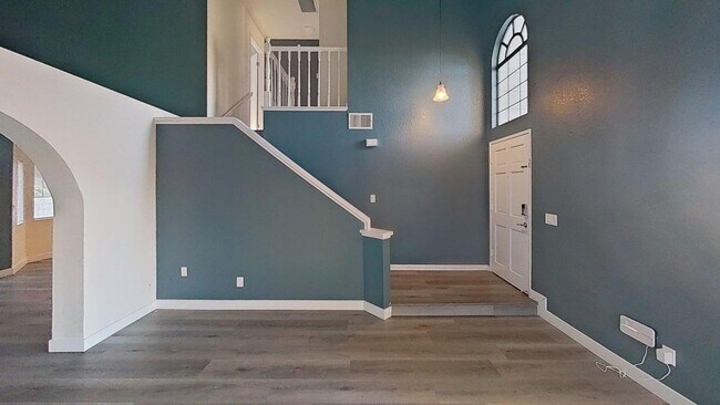 Foto del edificio - 15711 Shadow Mountain Ln