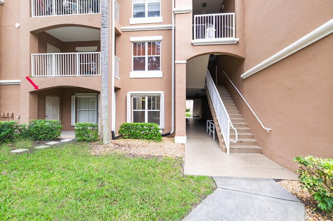 Building Photo - 5060 Fairways Cir