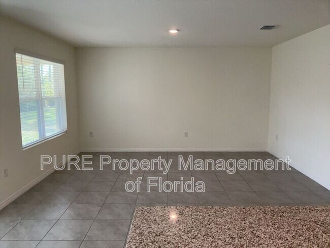 Foto del edificio - 324 Hickory Course Loop