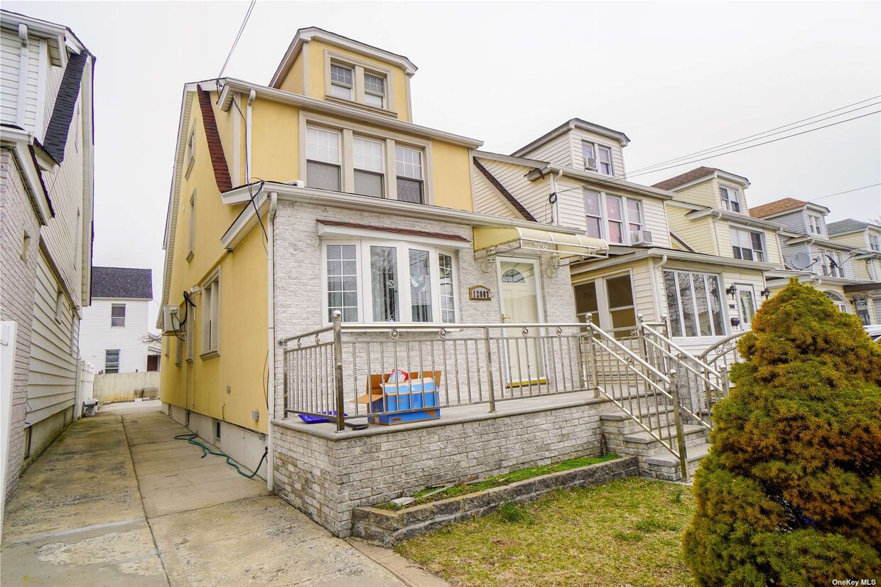 Foto principal - 120-07 Sutter Ave