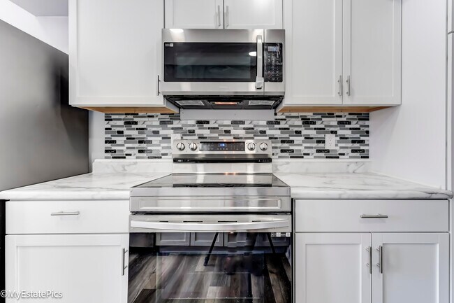 Foto del edificio - 43449 Arborway W Dr