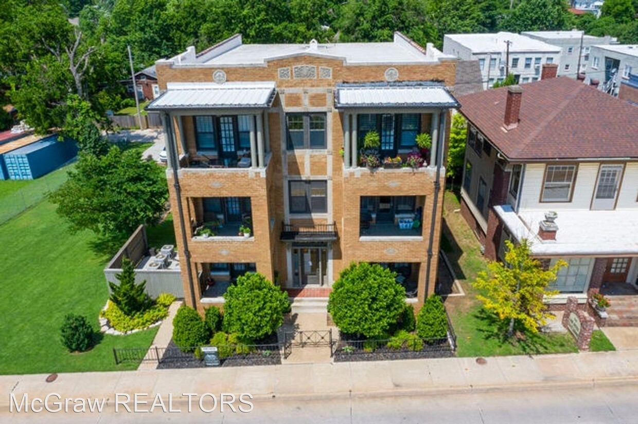 Primary Photo - 1314 S Denver Ave.