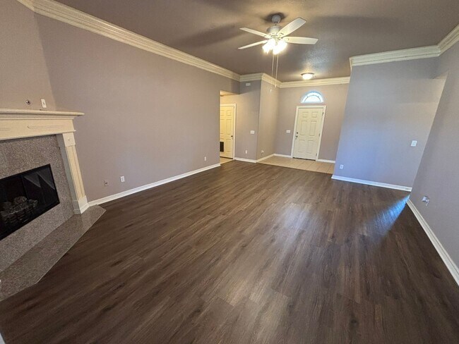 Building Photo - NEW APPLIANCES TO COME!! Gorgeous Single Family Home Off Of Mount Comfort Road!