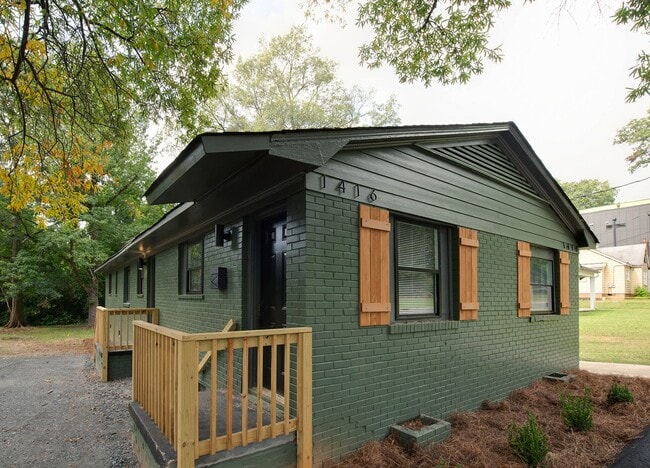 Adorable Two Bedroom Duplex in NODA! - Adorable Two Bedroom Duplex in NODA! House