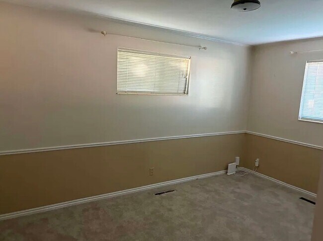 Foto del edificio - 1465 Spring Ln