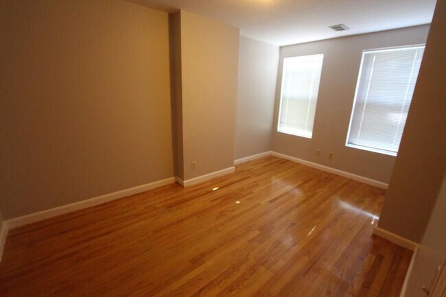 Foto del edificio - 3.0 bedroom in Cambridge Massachusetts 02139