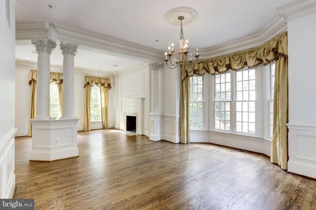 Foto del edificio - 7233 Addington Dr