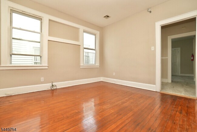 Building Photo - 150 Columbia Ave