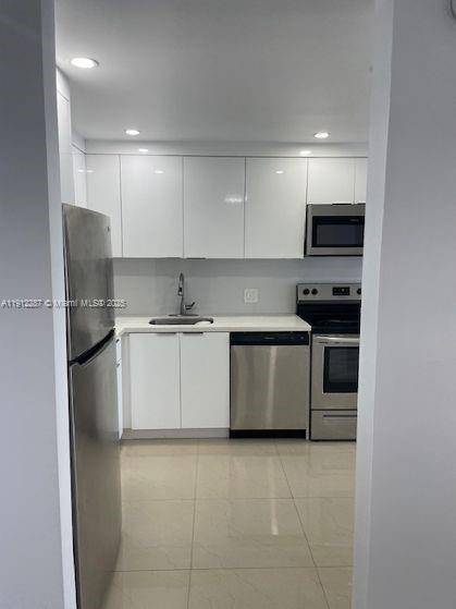 Foto del edificio - 16950 W Dixie Hwy