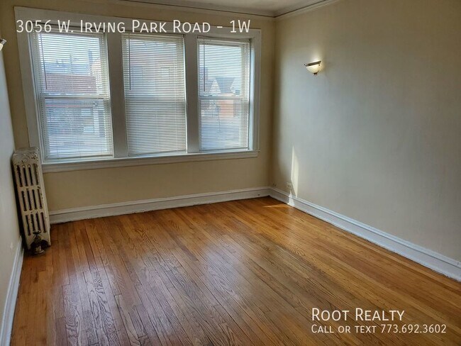 Building Photo - Irving Park East - Updated 1-Bedroom - Har...