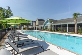 Building Photo - Swells Cottage Apartment Homes