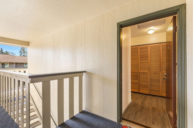Foto del edificio - Charming 1 Bedroom Condo in Kenmore with P...