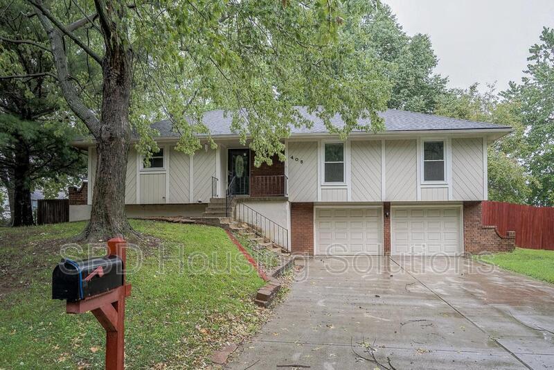 Primary Photo - 405 SE Dales Ct