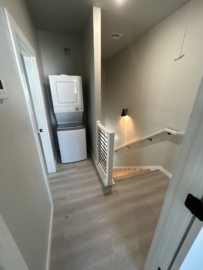 Building Photo - 2 Bedroom Townhouse in OKC