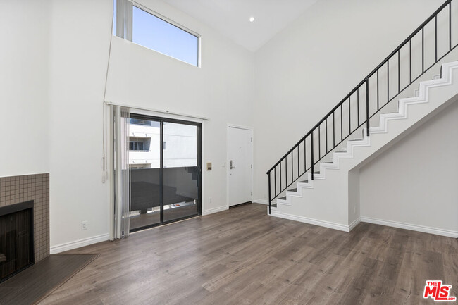 Building Photo - 6212 Fulton Ave