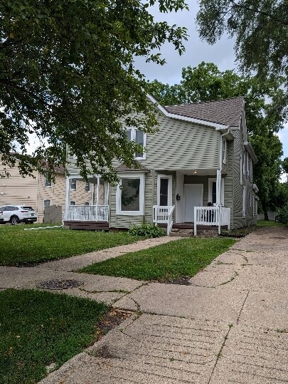 Building Photo - 405 W White St