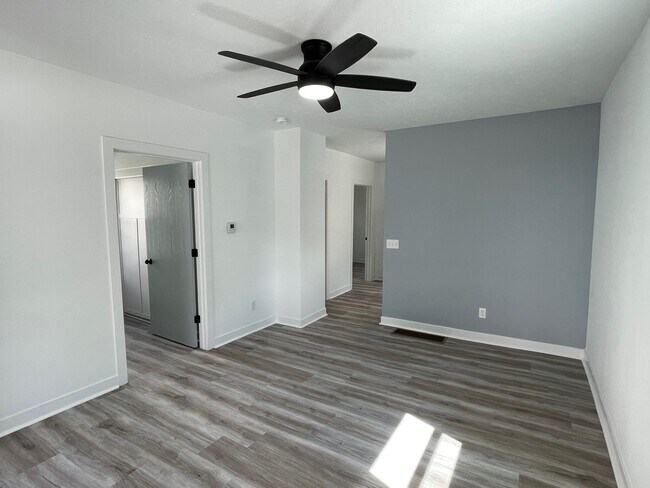 Foto del edificio - 2275 W 11th St