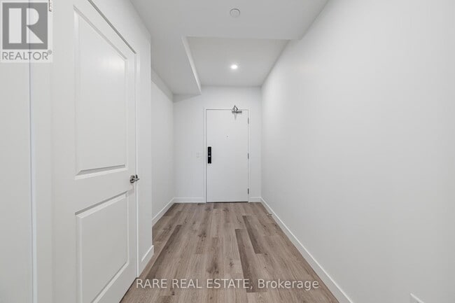 Building Photo - 461 Green Rd