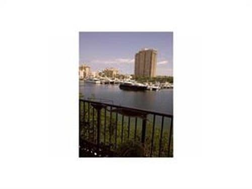 Foto del edificio - 19655 E Country Club Dr
