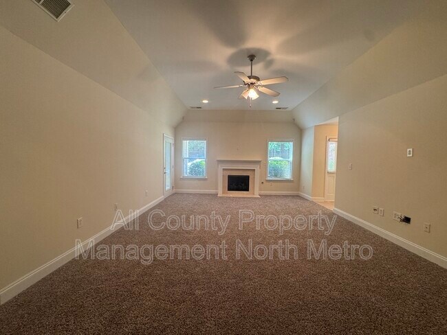 Foto del edificio - 2325 Chimney Cottage Cir NE