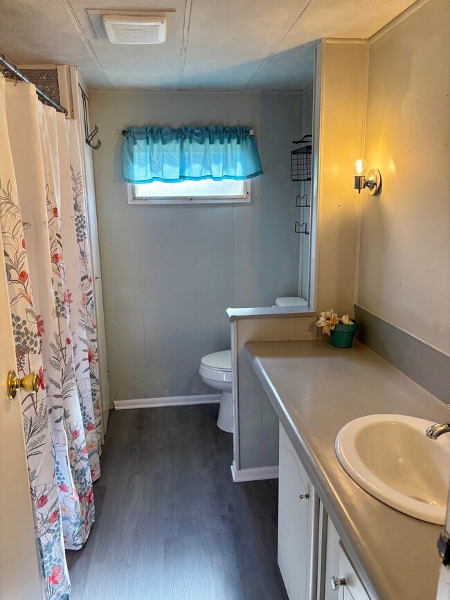 Foto del edificio - 3017 Saralake Blvd