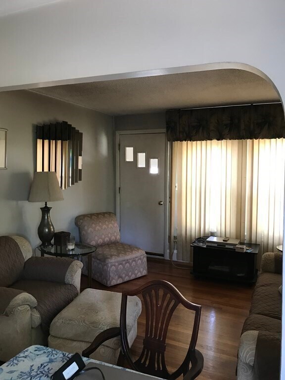 Foto del edificio - 6-8 Rice Ave