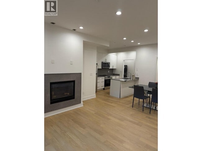 Building Photo - 1838 Mathers Crescent