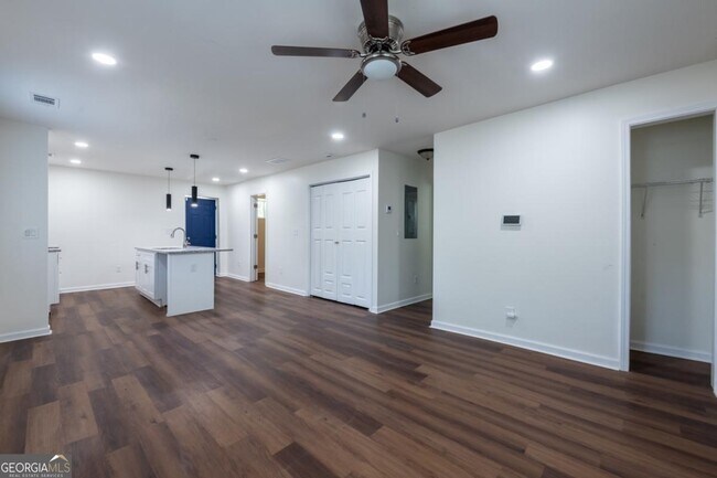 Foto del edificio - 450 Paines Ave NW