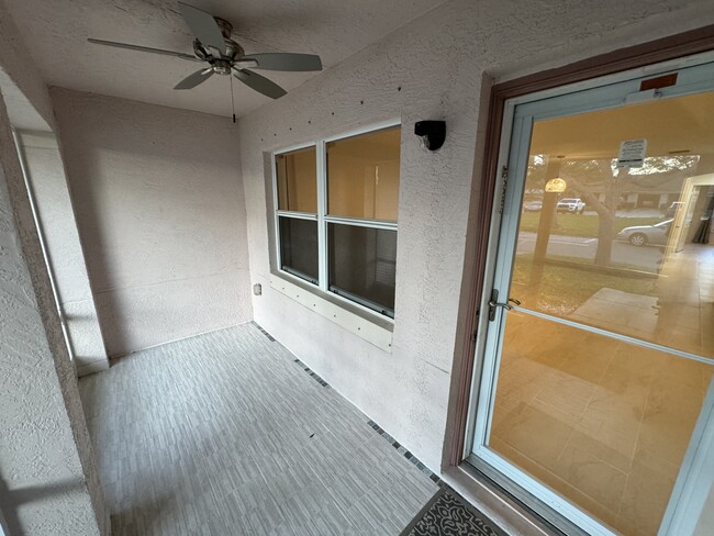 Foto del edificio - 1802 Blue Heron Ln