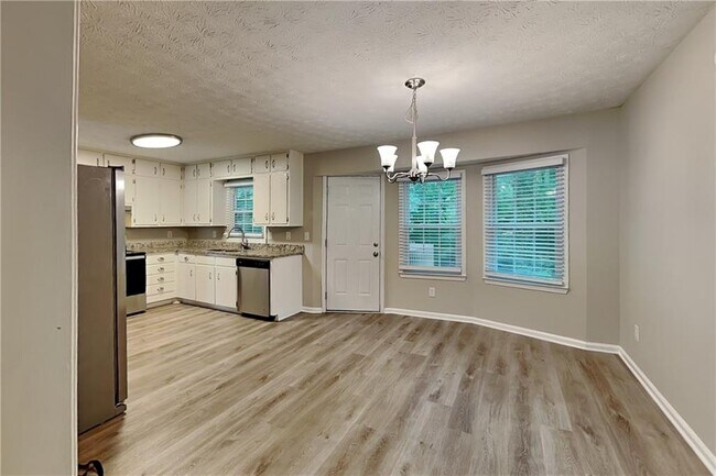 Building Photo - 5104 Dogwood Hills Dr