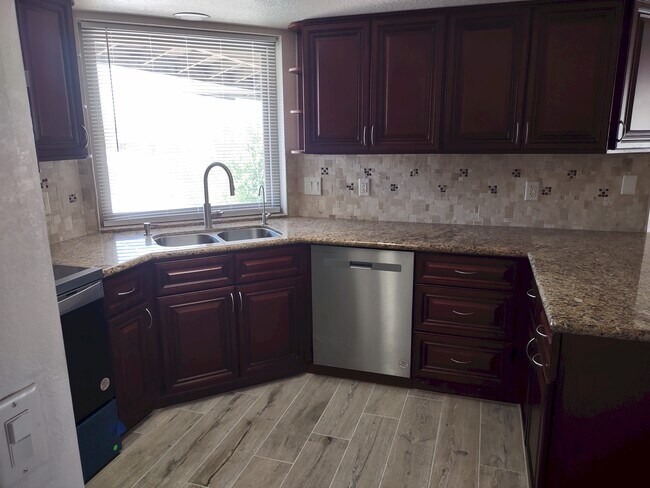 Foto del edificio - 1765 Palo Verde Blvd S
