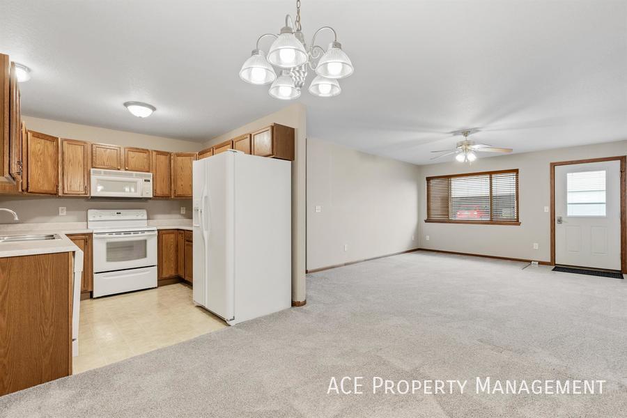 Foto principal - 897 E Minnesota St