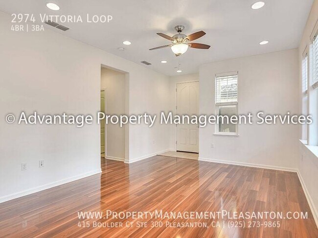 Foto del edificio - 4 bed/3 bath 2,007 sq ft Home Next to Fall...