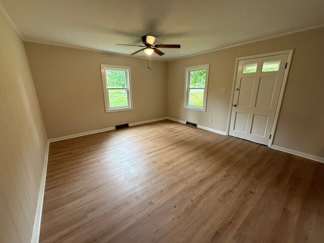 Building Photo - Remodeled 4-Bedroom in Burkeville!