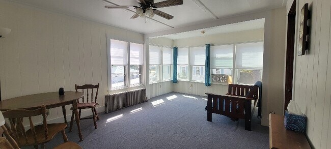 Foto del edificio - 361 Lakeside Ave