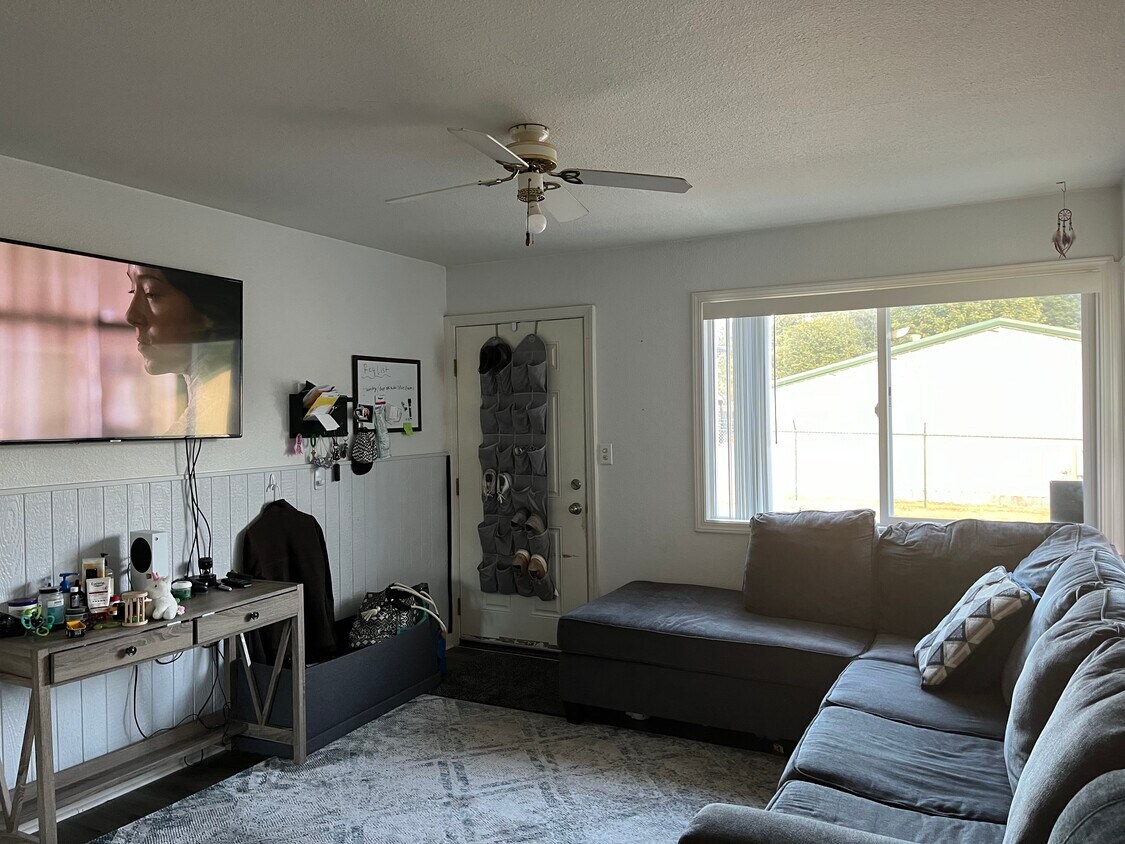 Primary Photo - 5122 SE Mile Hill Dr