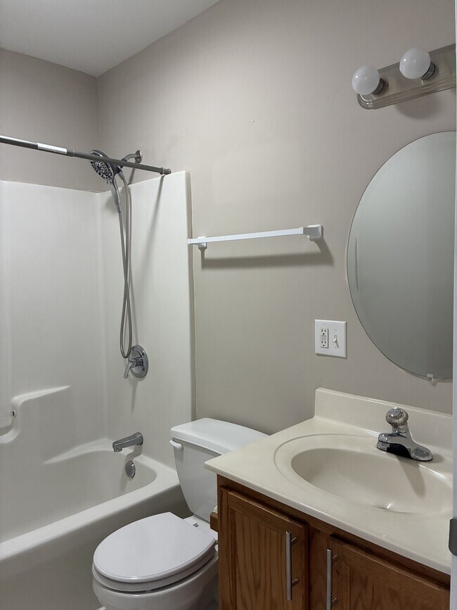 Foto del edificio - 231 Summerpine Pl